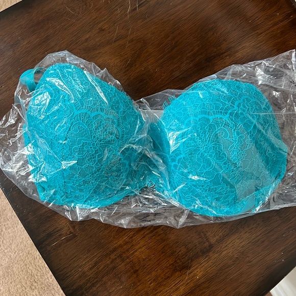 NWT VS Lightly-Lined Full Coverage Lace Bra 34D - Picture 4 of 6